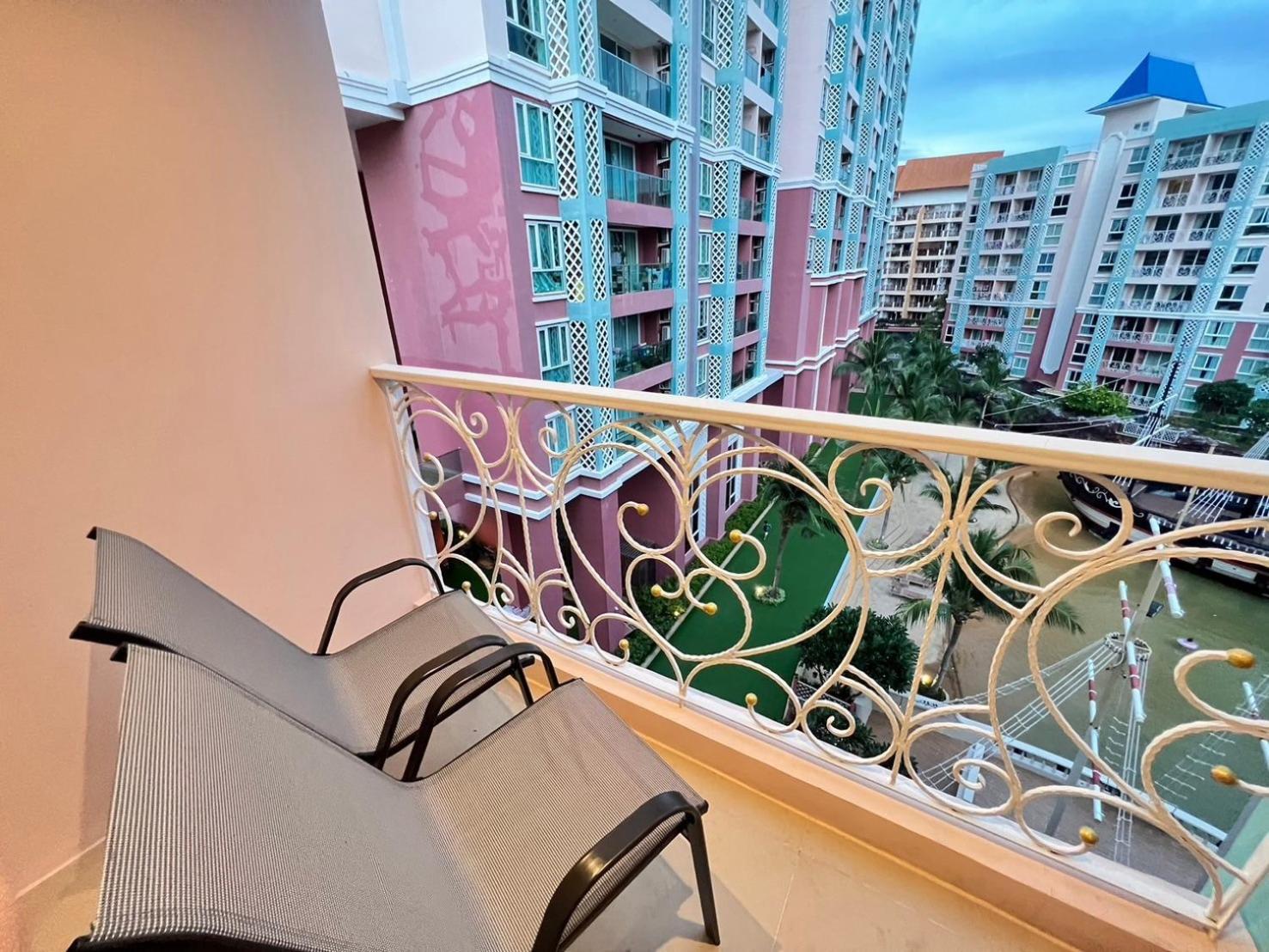 Grande Cariibbean Pattaya By Thita Aparthotel Kültér fotó